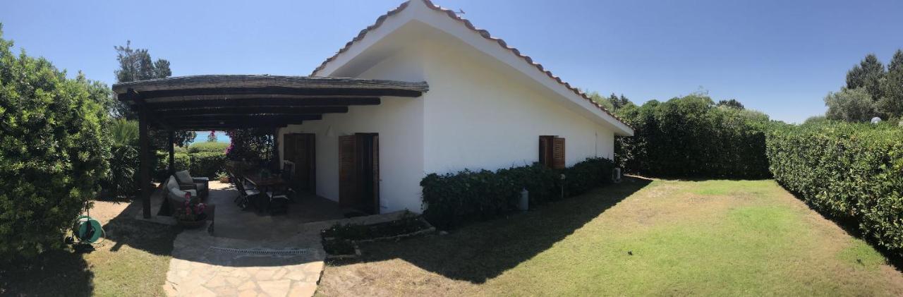 Porto Istana Beach House Ольбія Екстер'єр фото