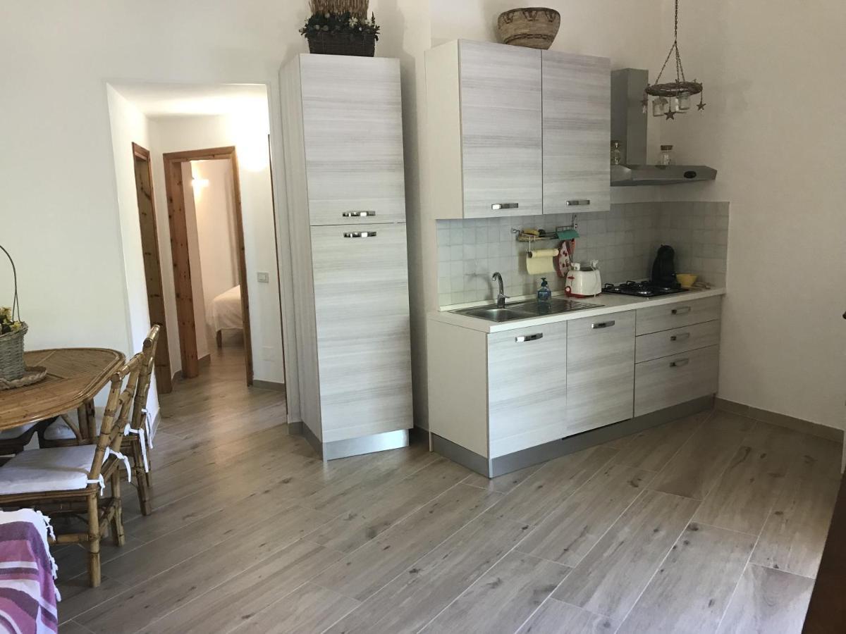 Porto Istana Beach House Ольбія Екстер'єр фото